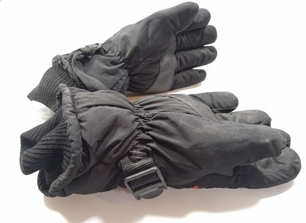 Heavy-Duty Reflective Work Gloves - Cold Weather Protection. - Image 2